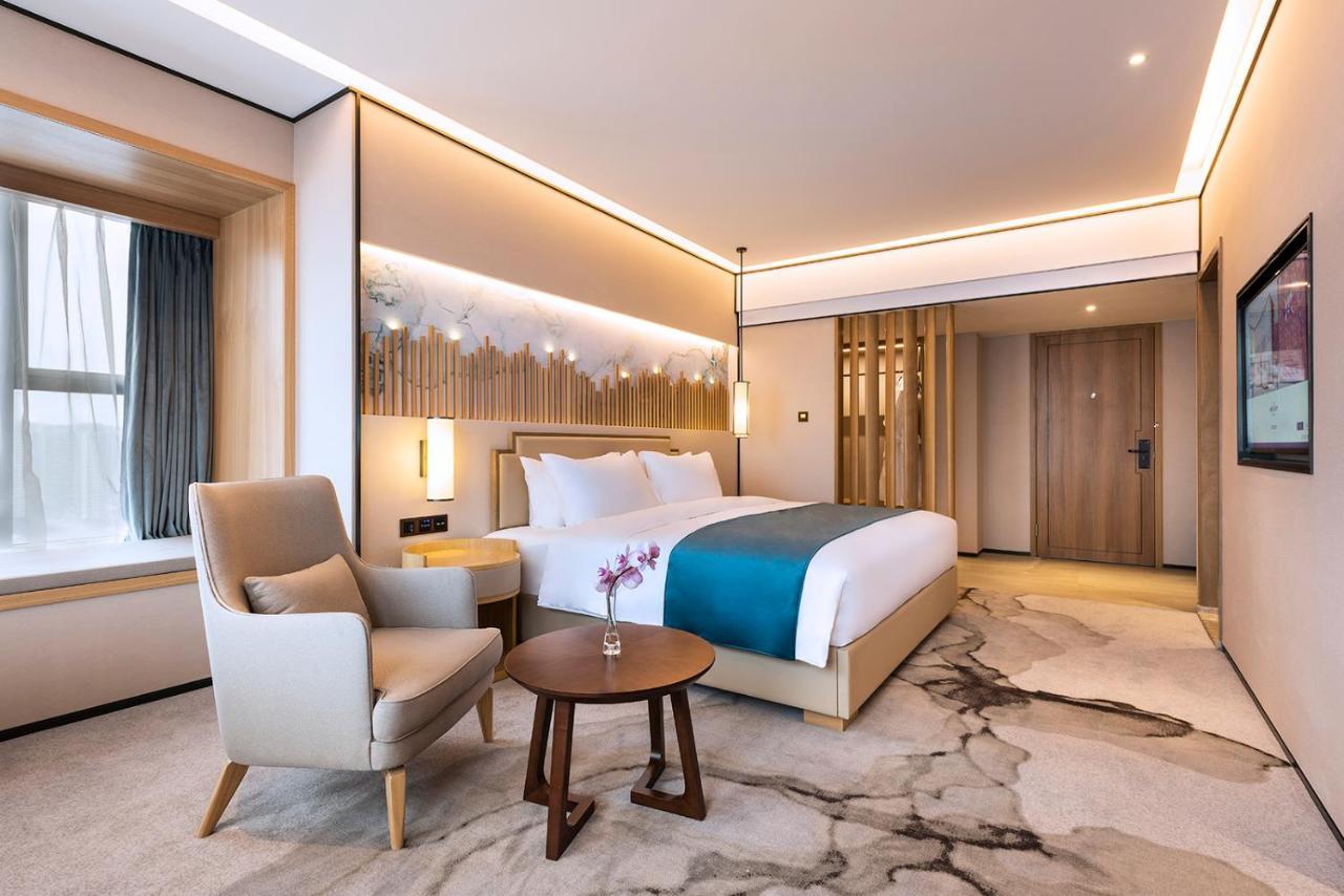 Mercure Chengdu Huapaifang Exterior photo