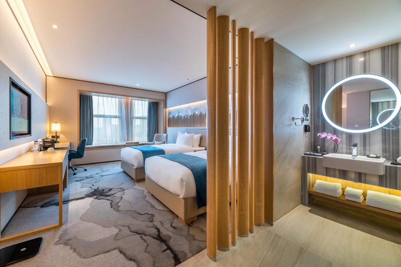 Mercure Chengdu Huapaifang Exterior photo